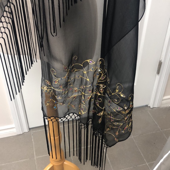 100% silk shawl - Picture 4 of 5